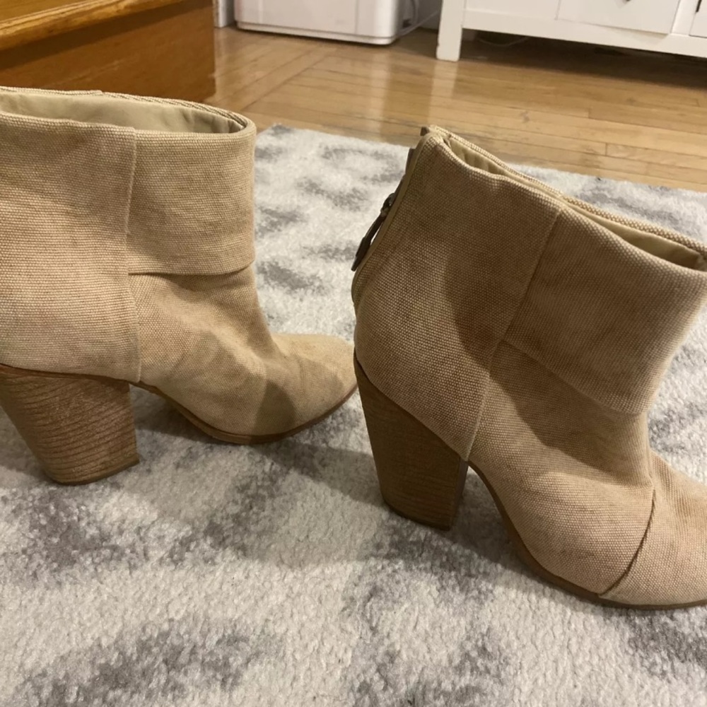 Rag & Bone Classic Newbury Tan Canvas Ankle Boots  Size 7.5 / 37.5